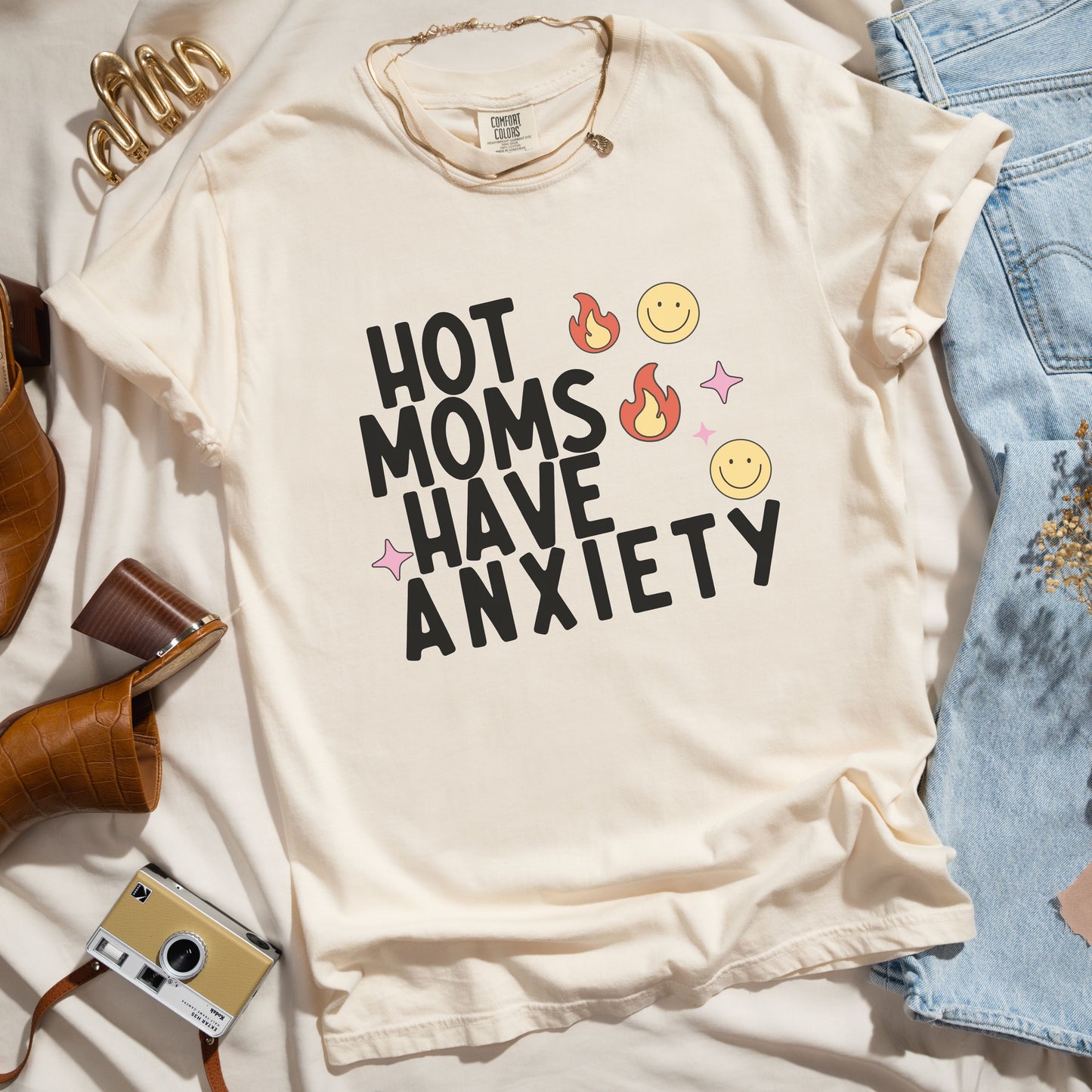 Hot Moms Have Anxiety | Comfort Tee - Coco & Rho