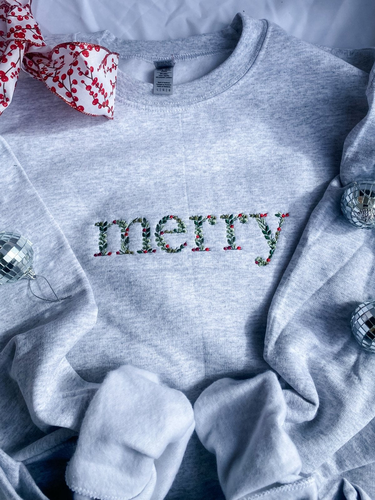 Merry- Embroidered Crewneck Ash